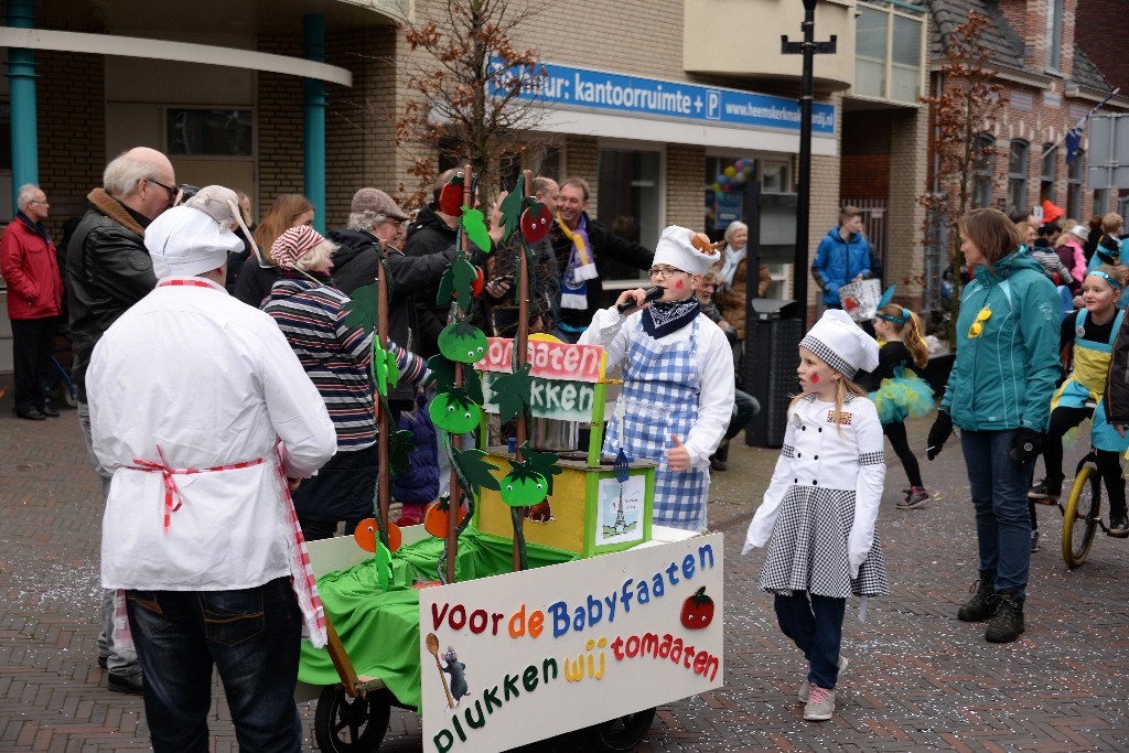 ../Images/Kinderoptocht 2016 098.jpg